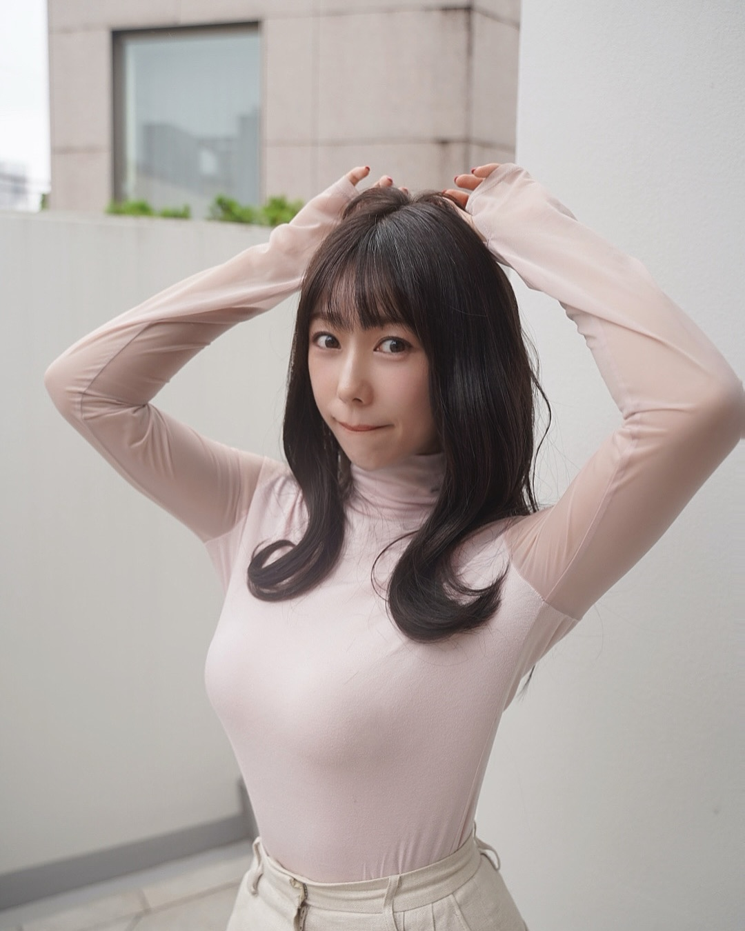 Xuất hiện hot girl như Chun-Li đời thực, tay không bổ vỡ 15 viên ngói, hút gần 50 triệu lượt xem- Ảnh 6.