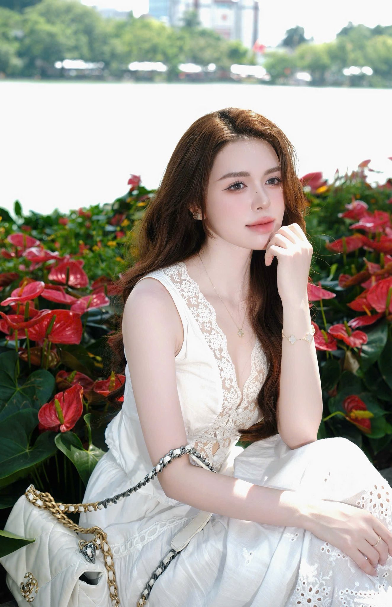 Mỹ nhân là ngoại lệ của phim Việt: Người đâu vừa sexy vừa ngây thơ, phạm tội tày đình vẫn được khen nức nở- Ảnh 8.