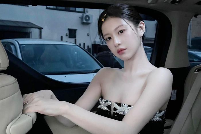 Ngắm trọn visual không góc chết của gương mặt "tỷ lệ kim cương" khiến 13 quốc gia mê mẩn trên Netflix- Ảnh 4.