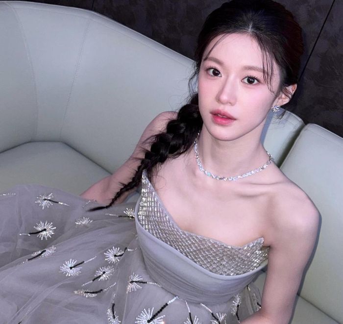 Ngắm trọn visual không góc chết của gương mặt "tỷ lệ kim cương" khiến 13 quốc gia mê mẩn trên Netflix- Ảnh 5.