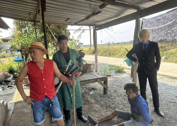 Khi cảnh sát là fan One Piece: Tội phạm khóc thét vì bị băng Mũ Rơm và dàn công chúa Disney vây bắt- Ảnh 3. Khi cảnh sát là fan One Piece: Tội phạm khóc thét vì bị băng Mũ Rơm và dàn công chúa Disney vây bắt- Ảnh 3.