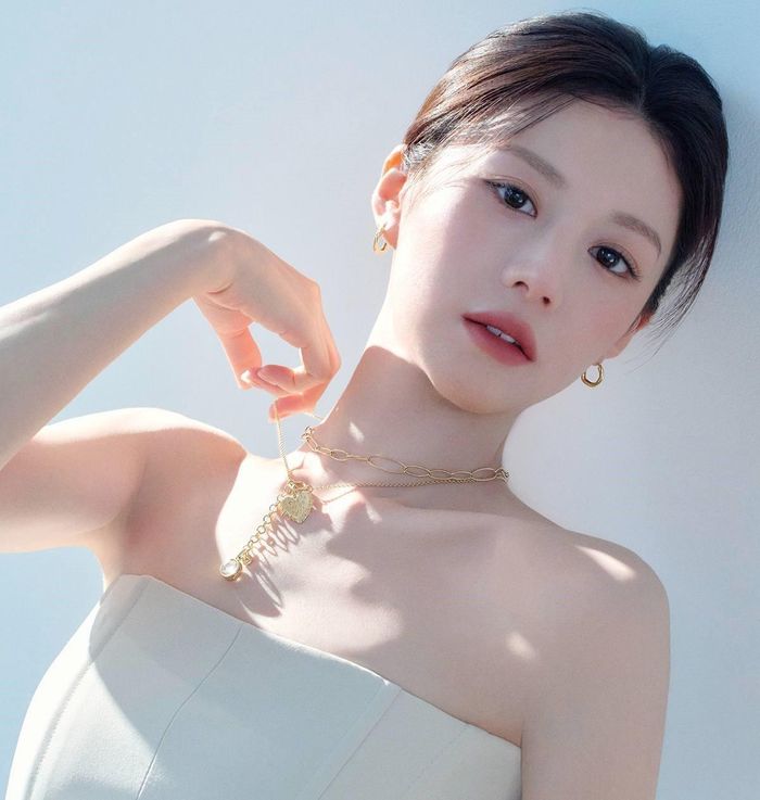 Ngắm trọn visual không góc chết của gương mặt "tỷ lệ kim cương" khiến 13 quốc gia mê mẩn trên Netflix- Ảnh 6.