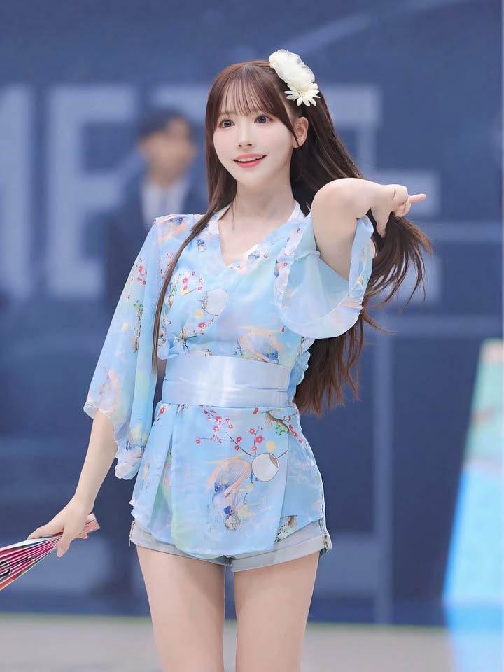 Yua Mikami khiến fan đổ gục vì nhan sắc thời hoàng kim- Ảnh 3. Yua Mikami khiến fan đổ gục vì nhan sắc thời hoàng kim- Ảnh 3.