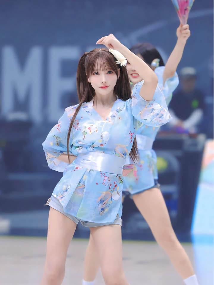 Yua Mikami khiến fan đổ gục vì nhan sắc thời hoàng kim- Ảnh 4. Yua Mikami khiến fan đổ gục vì nhan sắc thời hoàng kim- Ảnh 4.