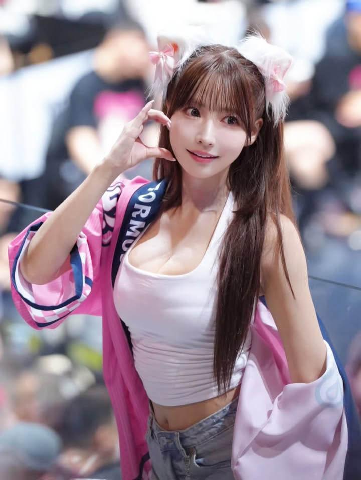 Yua Mikami khiến fan đổ gục vì nhan sắc thời hoàng kim- Ảnh 5. Yua Mikami khiến fan đổ gục vì nhan sắc thời hoàng kim- Ảnh 5.