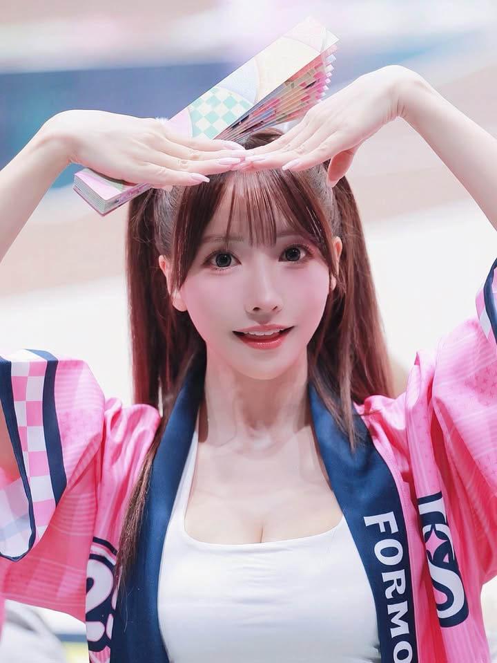 Yua Mikami khiến fan đổ gục vì nhan sắc thời hoàng kim- Ảnh 7. Yua Mikami khiến fan đổ gục vì nhan sắc thời hoàng kim- Ảnh 7.