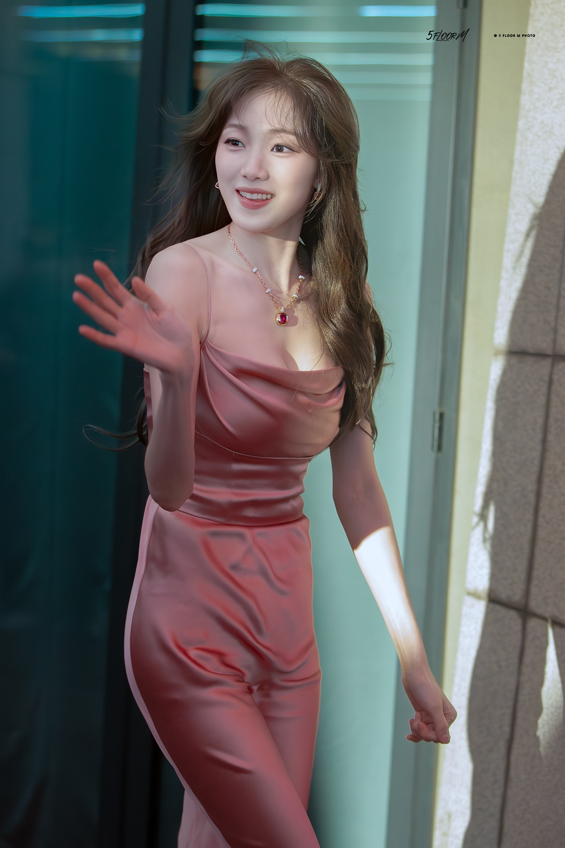 Lụy nặng mỹ nhân mặt hiền nhưng body hệ "chiến": Vòng 1 đẹp nhất showbiz, đố ai nhìn mà không mê- Ảnh 4.