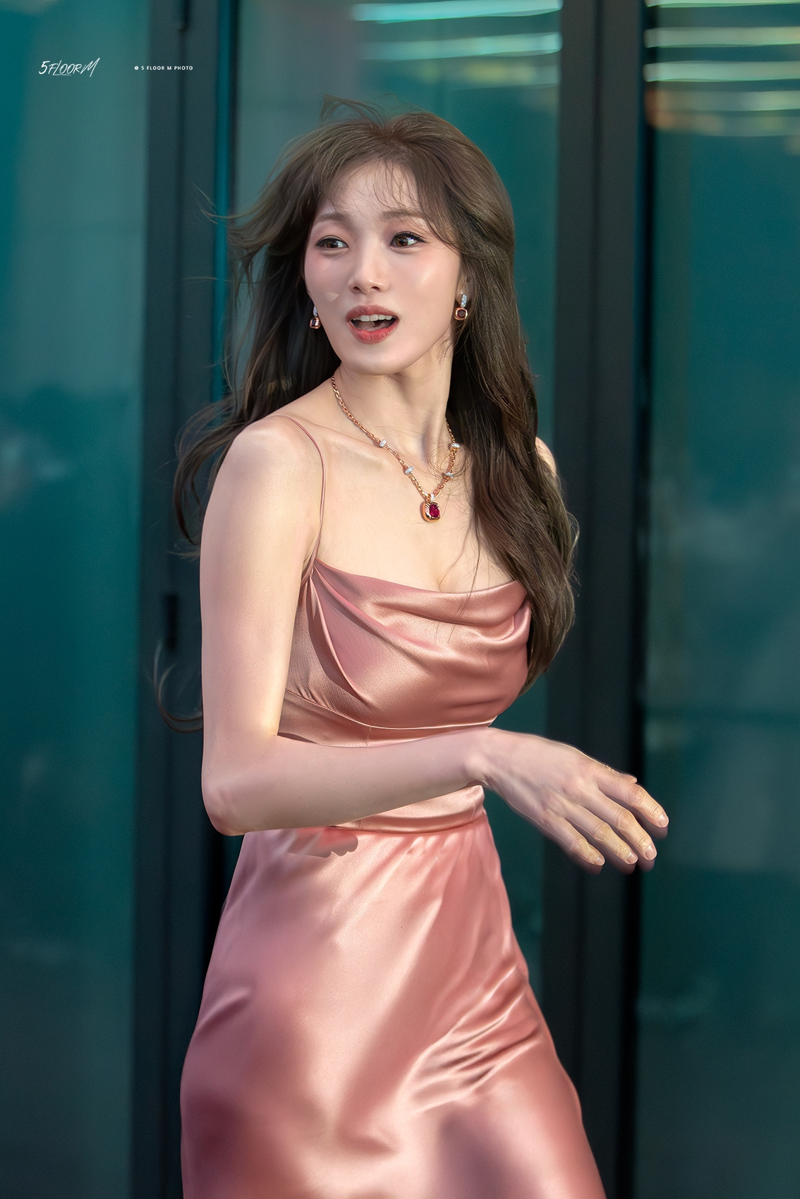 Lụy nặng mỹ nhân mặt hiền nhưng body hệ "chiến": Vòng 1 đẹp nhất showbiz, đố ai nhìn mà không mê- Ảnh 2.