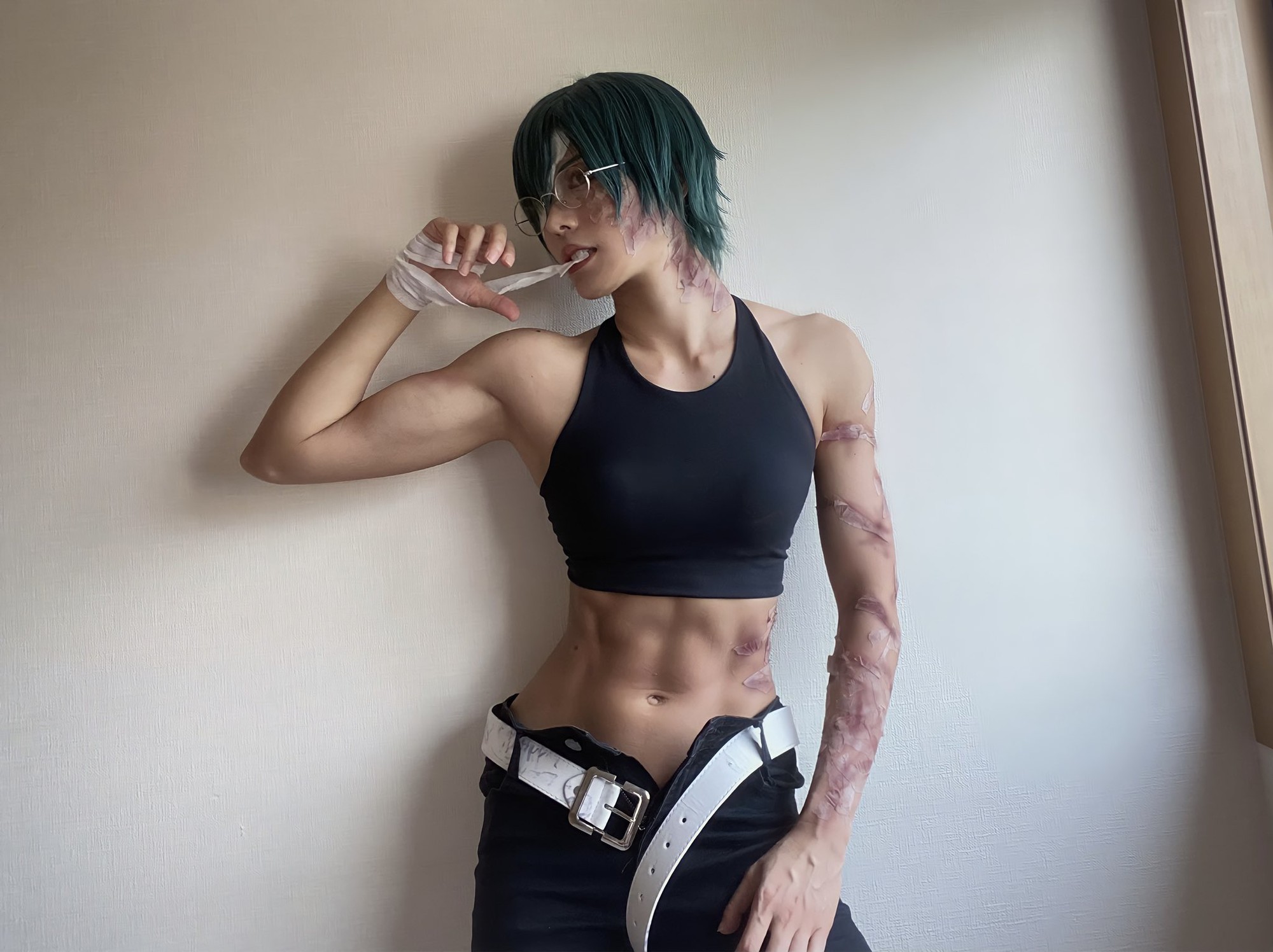 Chấn động màn cosplay Maki trong Jujutsu Kaisen thu về 1 triệu view vì vết sẹo quá thật- Ảnh 2.