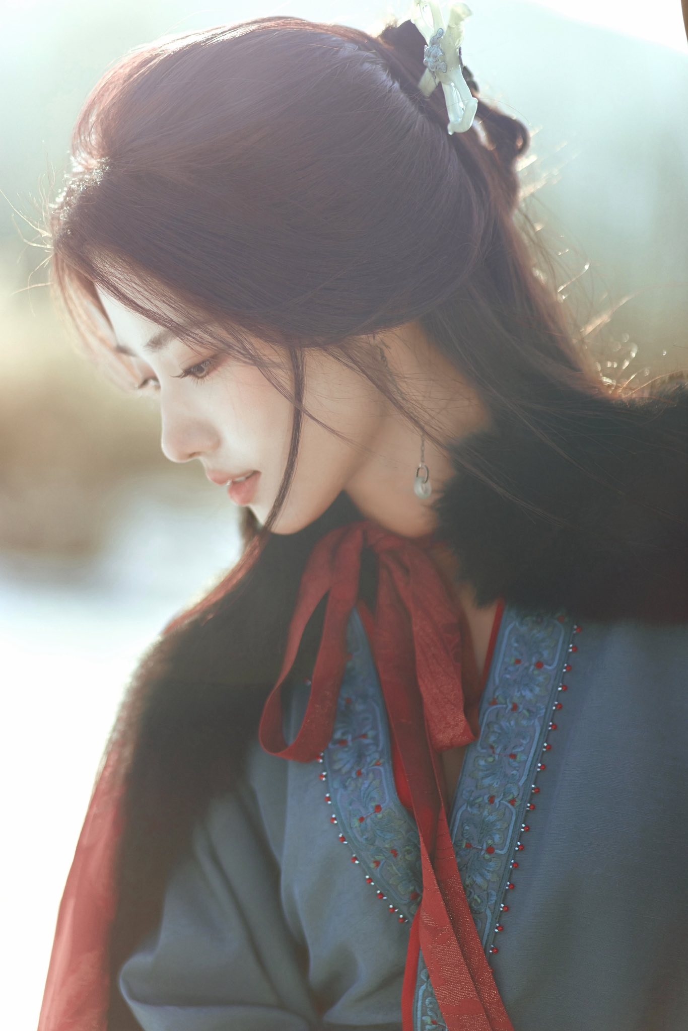 Ngắm dung nhan này mới hiểu vì sao “giang sơn trong tay, không bằng mỹ nhân bên cạnh”: Đẹp đến ngừng thở là có thật- Ảnh 3.