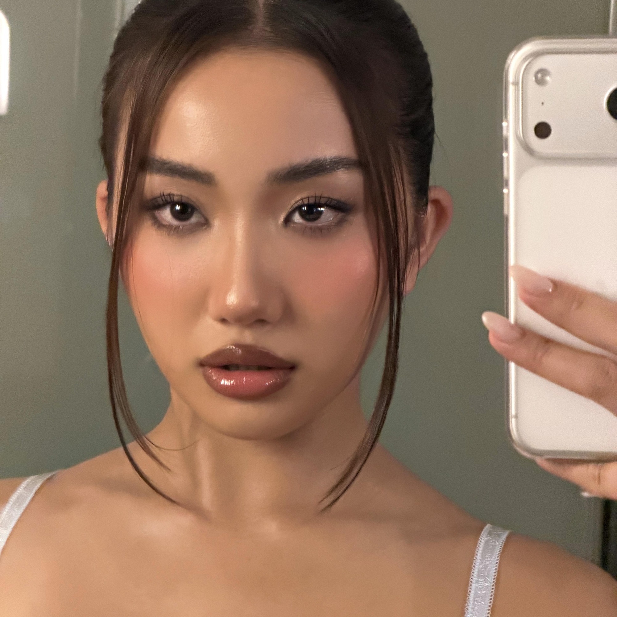 Huyền 204 và Xoài Non: 18 tuổi lấy chồng thiếu gia, 4 năm sau Huyền 204 và Xoài Non: 18 tuổi lấy chồng thiếu gia, 4 năm sau