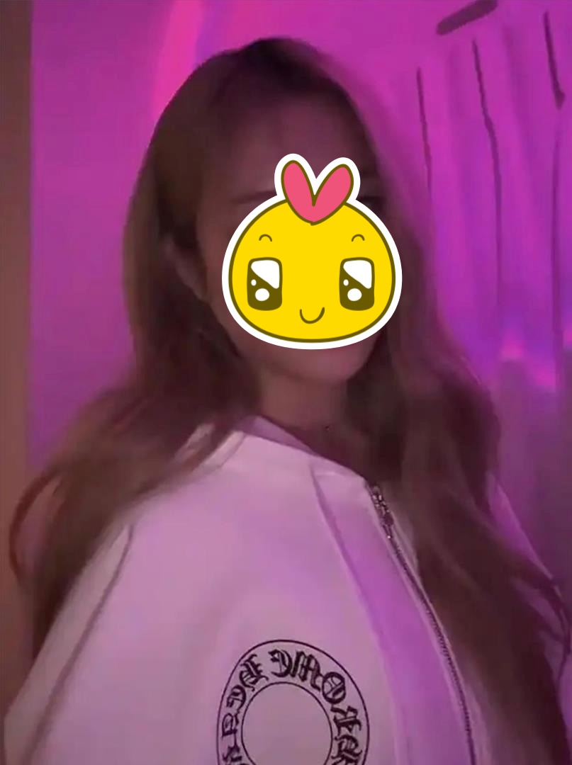 Con gái 16 tuổi của Triệu Vy làm sao thế này?- Ảnh 2. Con gái 16 tuổi của Triệu Vy làm sao thế này?- Ảnh 2.