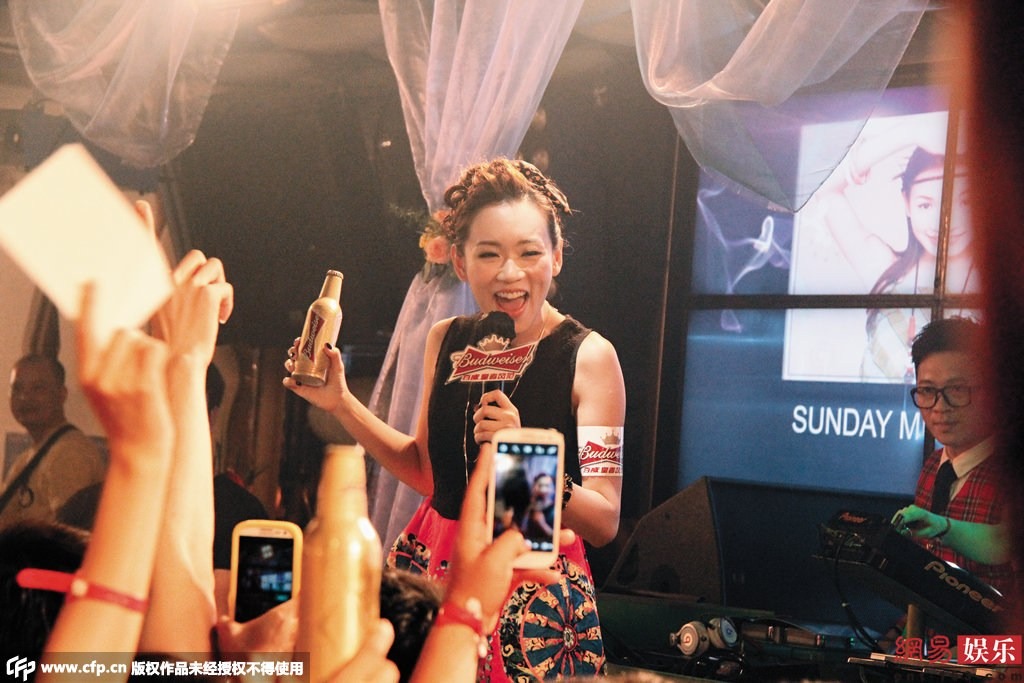 Một Hoa hậu lâm đường cùng: Trắng tay vì bê bối ngoại tình, giờ làm mẹ đơn thân đi hát quán bar nuôi hai con- Ảnh 4.