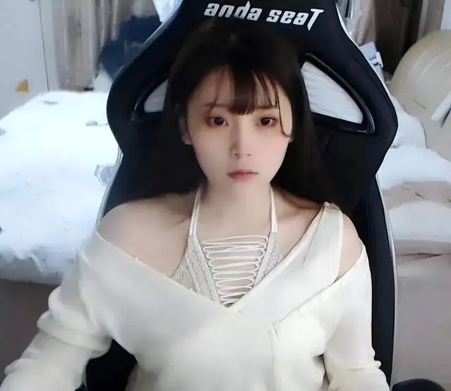 Sau 3 năm "mất tích", "Best Zac" xứ Trung gây choáng với nhan sắc thăng hạng- Ảnh 4.