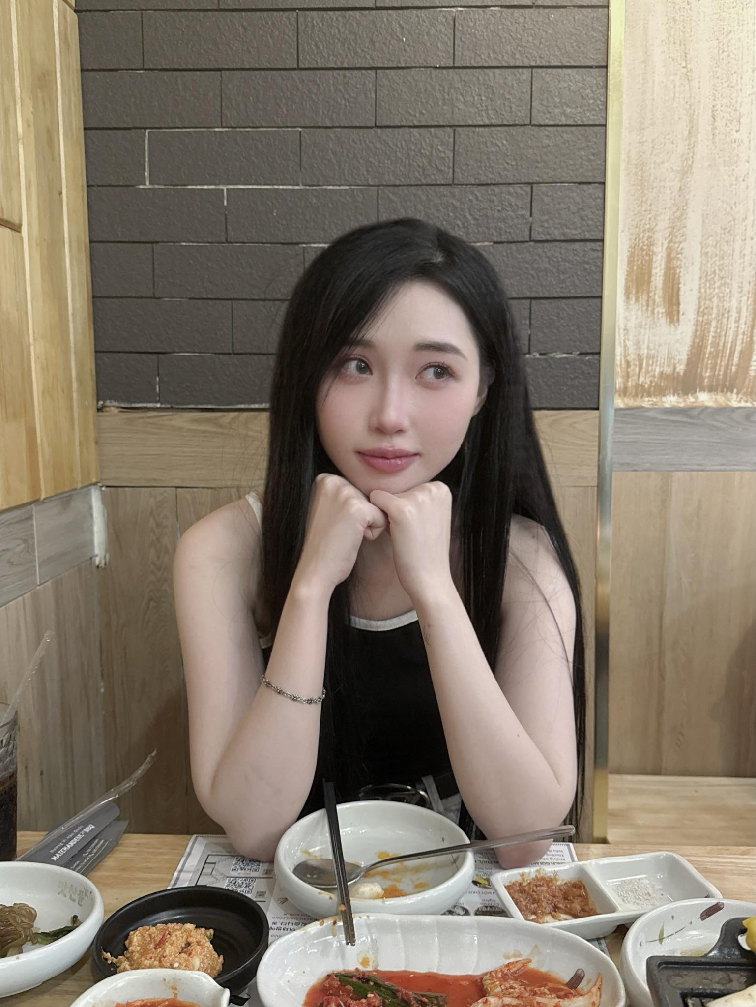 photo-1769500970235 photo-1769500970235