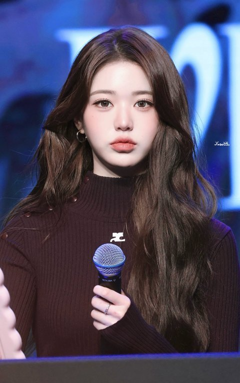 Từ "búp bê sống" đến nghi vấn thẩm mỹ quá đà, nàng It Girl đình đám đang tự hủy nhan sắc vì filler- Ảnh 5.