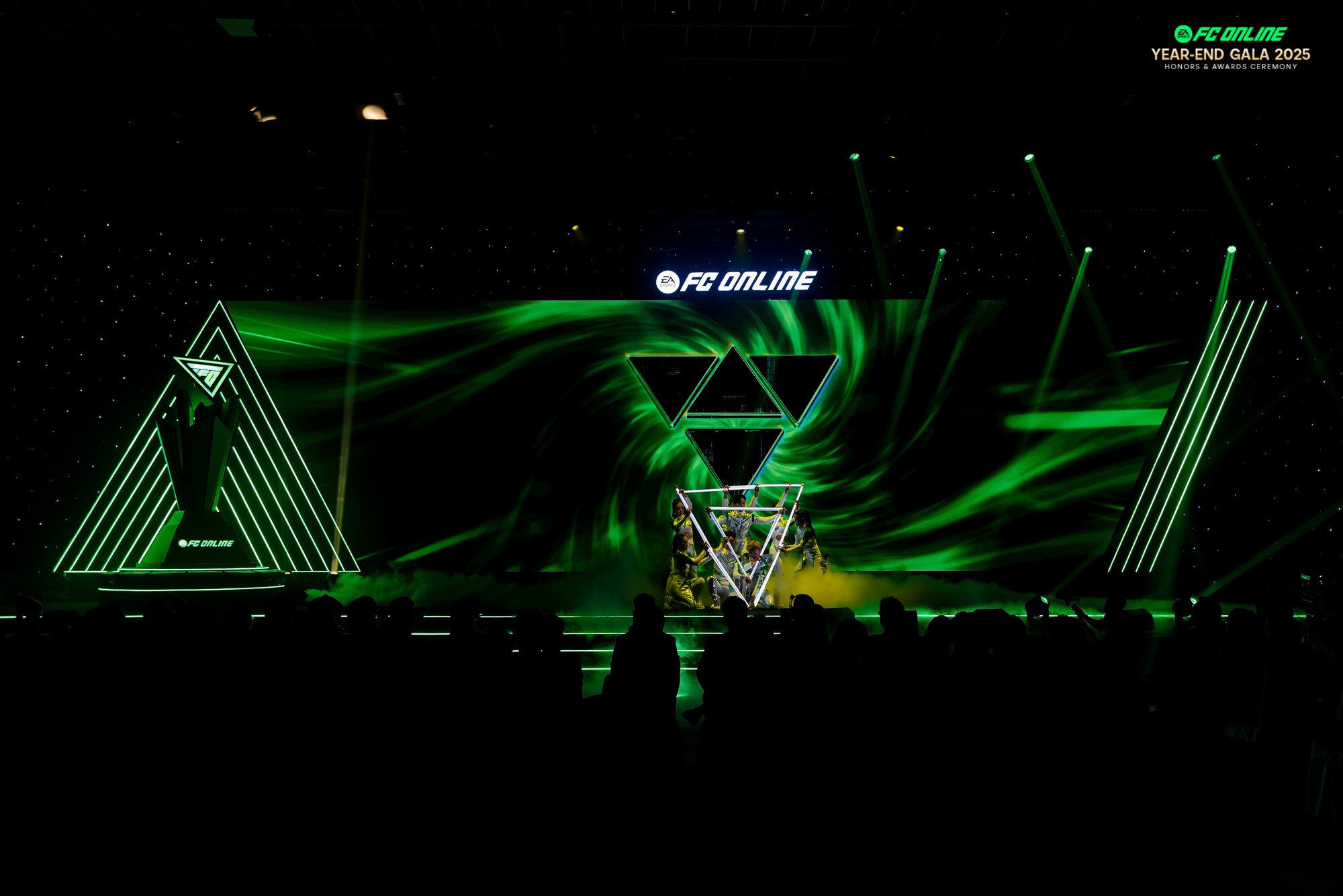 FC Online Year-End Gala 2025 - “Shine Your Journey – Build Our Greatness”- Ảnh 2.