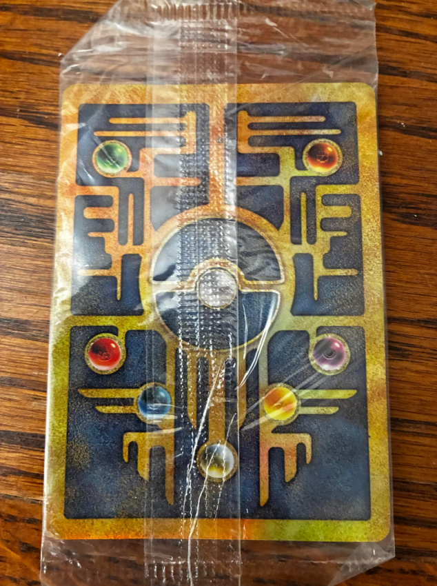 Dọn đồ trong nhà kho của bố, nam game thủ bất ngờ phát hiện thẻ bài siêu hiếm, trị giá lên tới hơn 13 triệu- Ảnh 1.