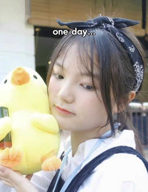 Công khai hình ảnh thuở nhỏ, hot girl khiến CDM trầm trồ với màn "dậy thì" thành công ngoài mức tưởng tượng- Ảnh 3. Công khai hình ảnh thuở nhỏ, hot girl khiến CDM trầm trồ với màn "dậy thì" thành công ngoài mức tưởng tượng- Ảnh 3.