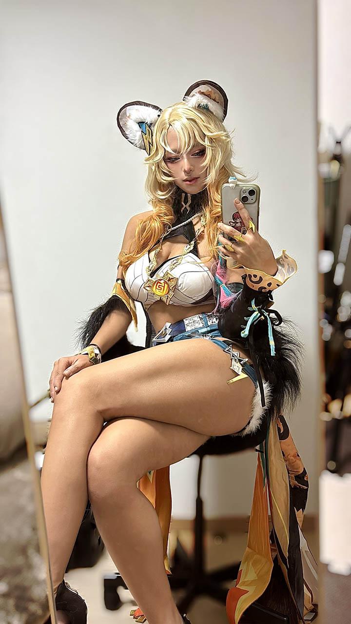 Cosplay như “xé truyện bước ra” với hơn 10 triệu view, coser vẫn bị chỉ trích vì chọn nhân vật da màu- Ảnh 5.