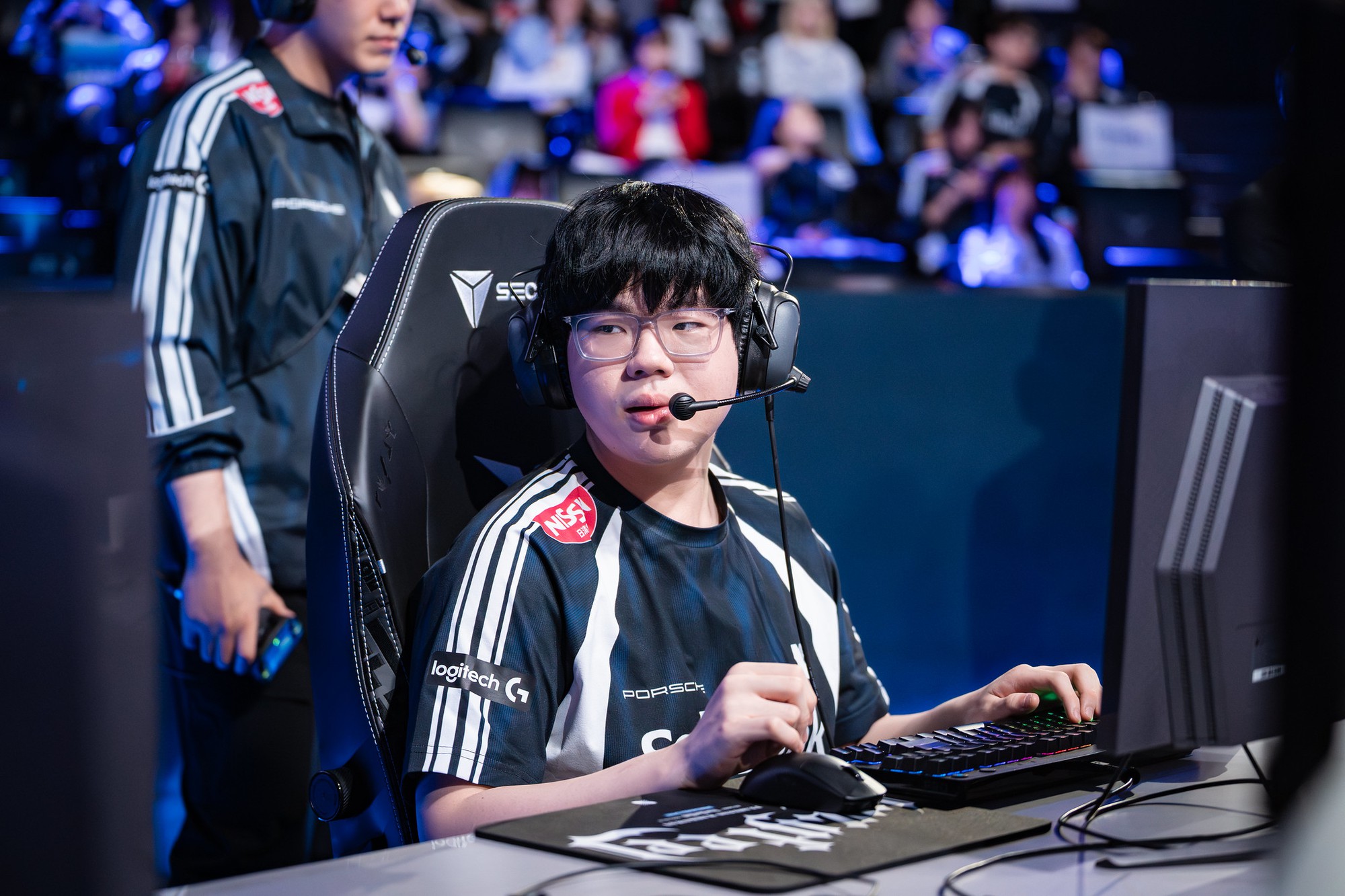 LazyFeel bất ngờ bị công kích bằng từ ngữ nhạy cảm khiến khán giả LMHT Việt bức xúc- Ảnh 3. LazyFeel bất ngờ bị công kích bằng từ ngữ nhạy cảm khiến khán giả LMHT Việt bức xúc- Ảnh 3.