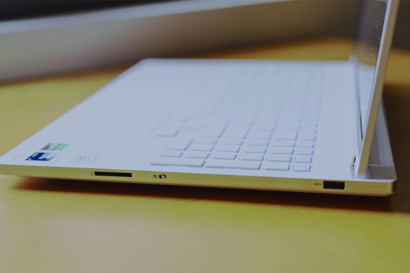 Lenovo Legion 7i Gen 10 - Laptop gaming không chỉ mạnh mà còn đẹp lung linh và rất thông minh- Ảnh 6.