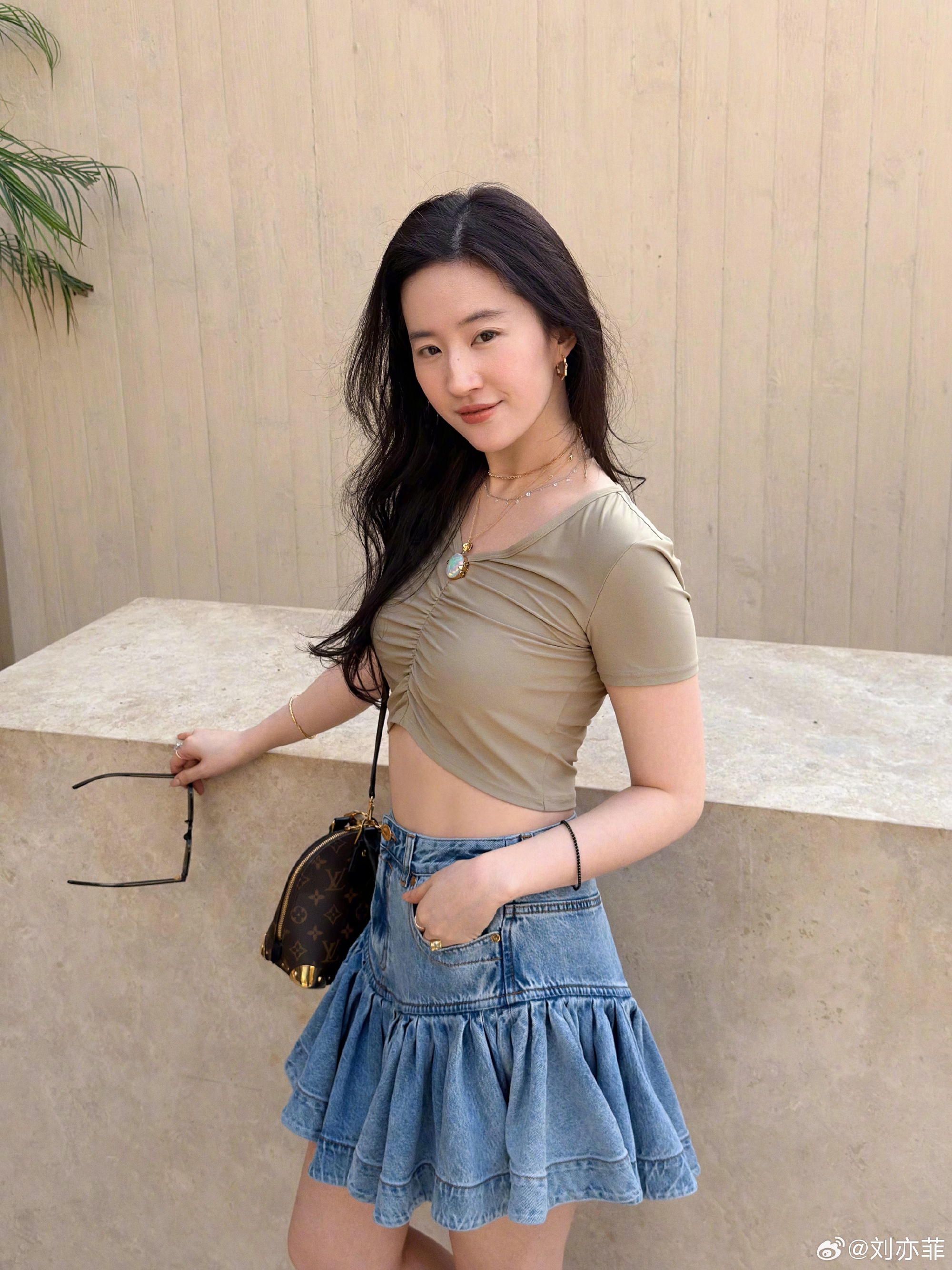 Khó tin nổi đây là gương mặt thật của Lưu Diệc Phi- Ảnh 6. Khó tin nổi đây là gương mặt thật của Lưu Diệc Phi- Ảnh 6.