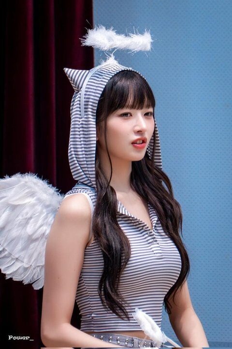 Xuất hiện cô gái có tỷ lệ cơ thể hoàn hảo hơn cả Lisa, nhan sắc như búp bê sống thách thức luôn cam thường- Ảnh 5.