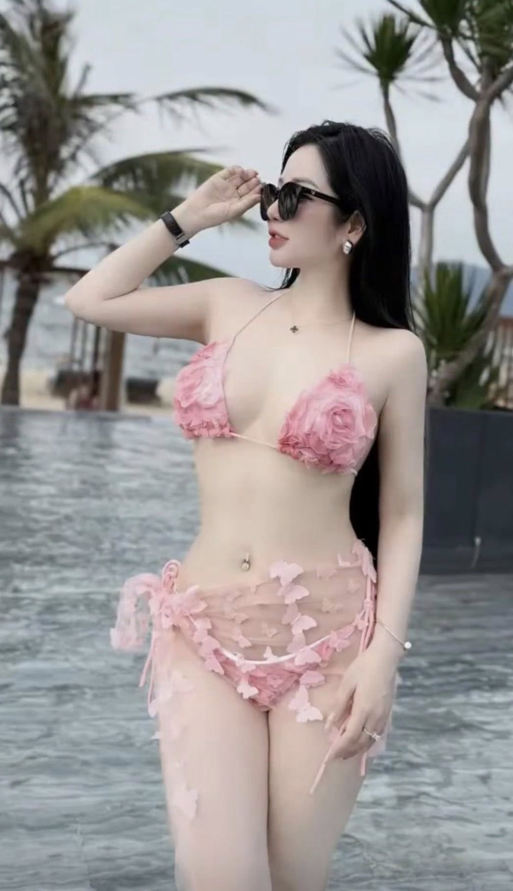 Cô gái mặc trang phục không phù hợp trong bệnh viện chính thức lên tiếng xin lỗi- Ảnh 2.