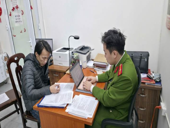 Trốn truy nã với vỏ bọc nhân viên quán karaoke- Ảnh 2.