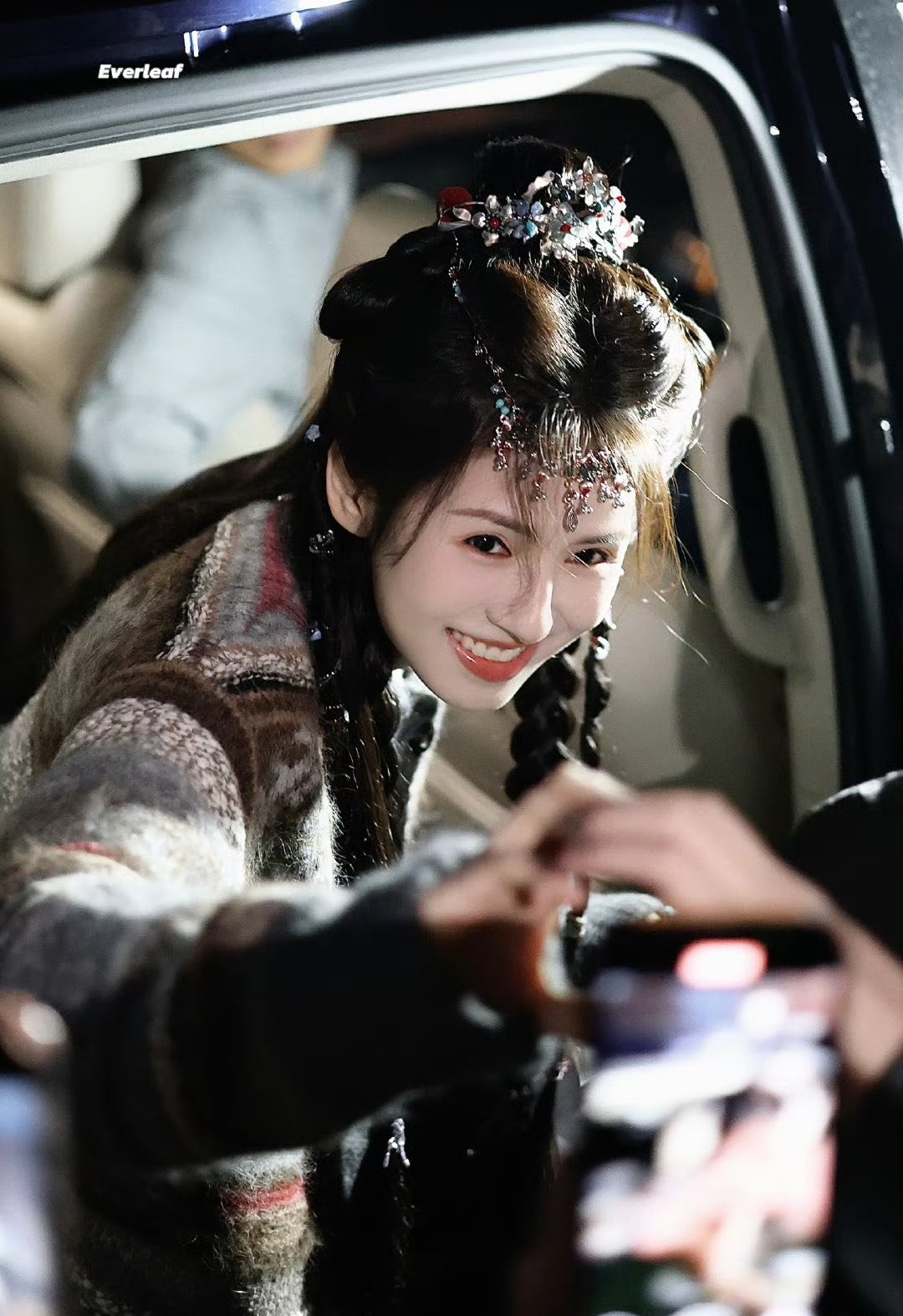 Không phân biệt nổi đây là người thật hay tiên tử trong tranh: Nhan sắc thượng hạng ngàn sao, ăn gì đẹp thế hả trời- Ảnh 9.