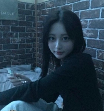 Mỹ nhân 16 tuổi bị "đóng băng" sự nghiệp vì hút thuốc, uống rượu khi chưa đủ tuổi- Ảnh 1.