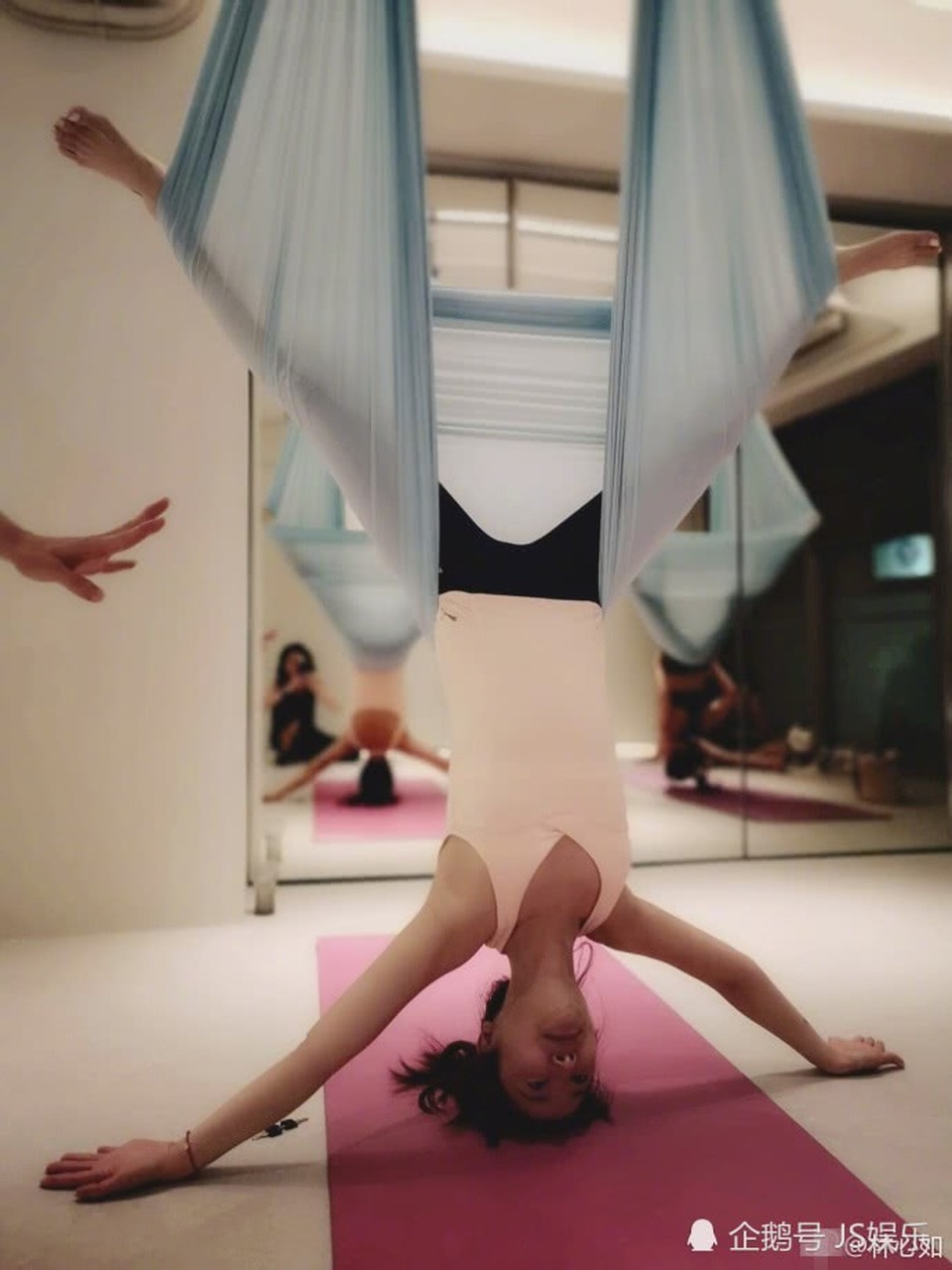 Vóc dáng tuổi 50 nhưng khiến gái 20 cũng phải tị của Lâm Tâm Như- Ảnh 3.