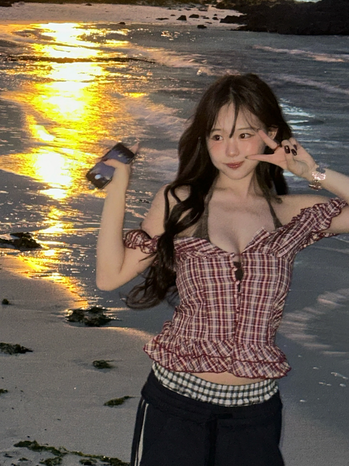 Chỉ mặc nội y đi dạo phố, cô nàng hot girl bỗng nổi tiếng không ngờ, hóa ra là cái tên quen thuộc- Ảnh 5. Chỉ mặc nội y đi dạo phố, cô nàng hot girl bỗng nổi tiếng không ngờ, hóa ra là cái tên quen thuộc- Ảnh 5.