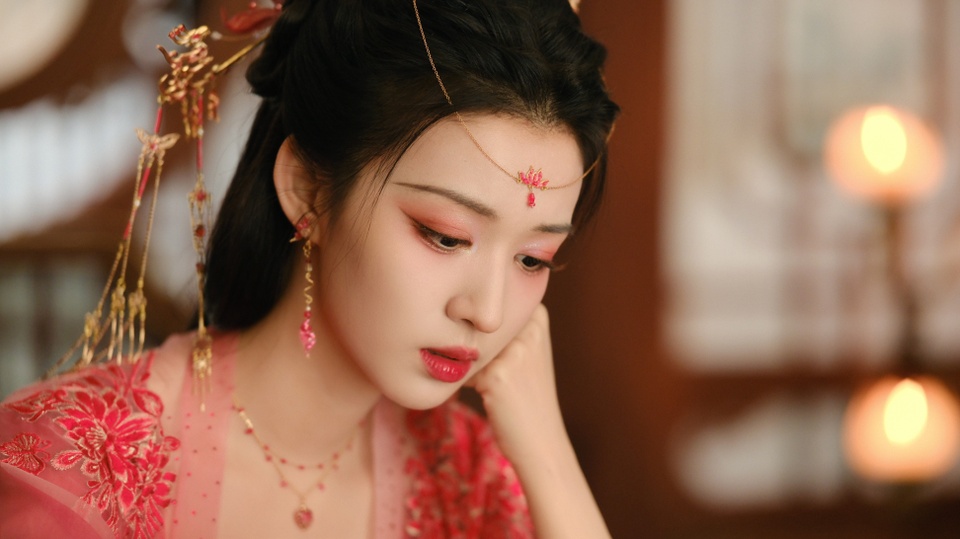 "Tiểu Lưu Diệc Phi" hút hồn khán giả bởi vẻ đẹp vừa thuần khiết vừa quyến rũ- Ảnh 5.