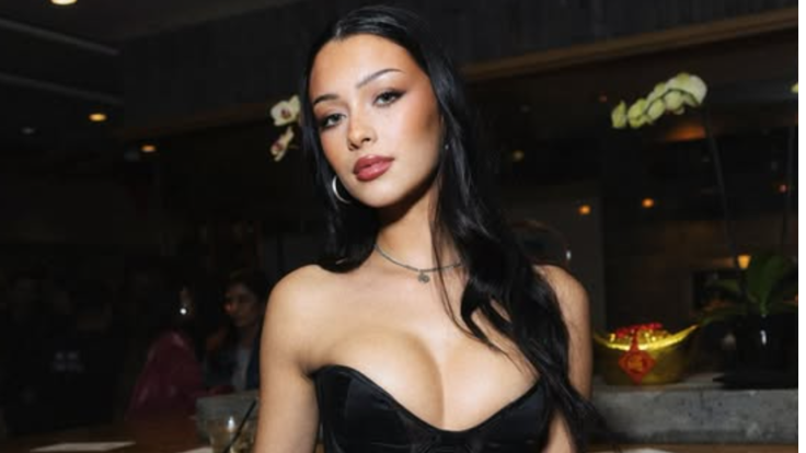 Nhan sắc "tình tin đồn" kém 3 con giáp của "Người Nhện": Hot girl TikTok có sở thích diện đồ siêu ngắn- Ảnh 2.