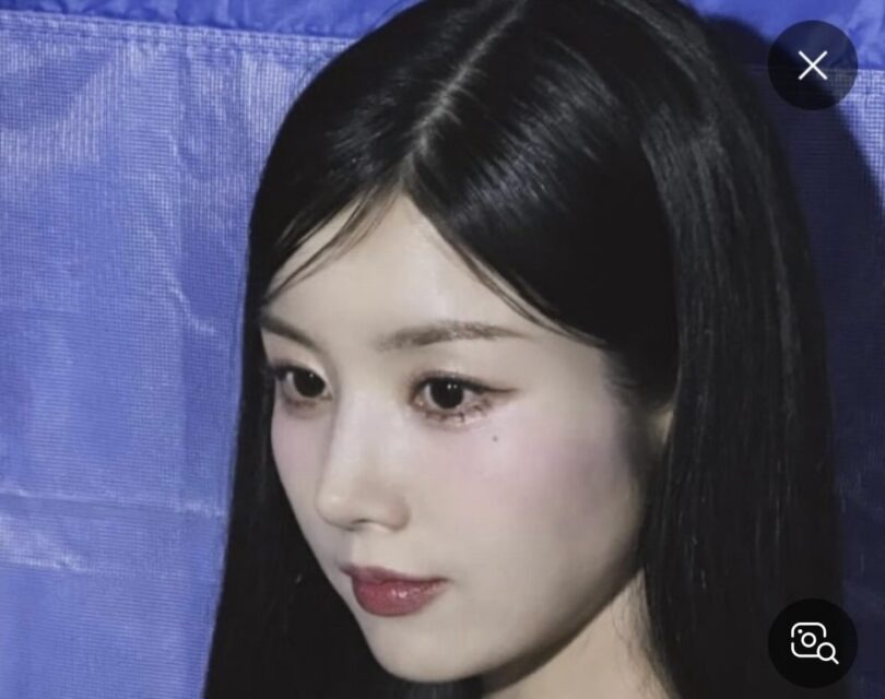 Nữ thần Waterbomb che mũi vì 