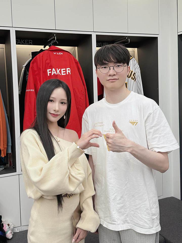 Ngay cả cosplayer “cực bén” này cũng không phải Quỷ Vương Faker “rung động”- Ảnh 4. Ngay cả cosplayer “cực bén” này cũng không phải Quỷ Vương Faker “rung động”- Ảnh 4.