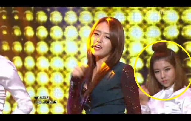 Nữ thần Waterbomb che mũi vì 