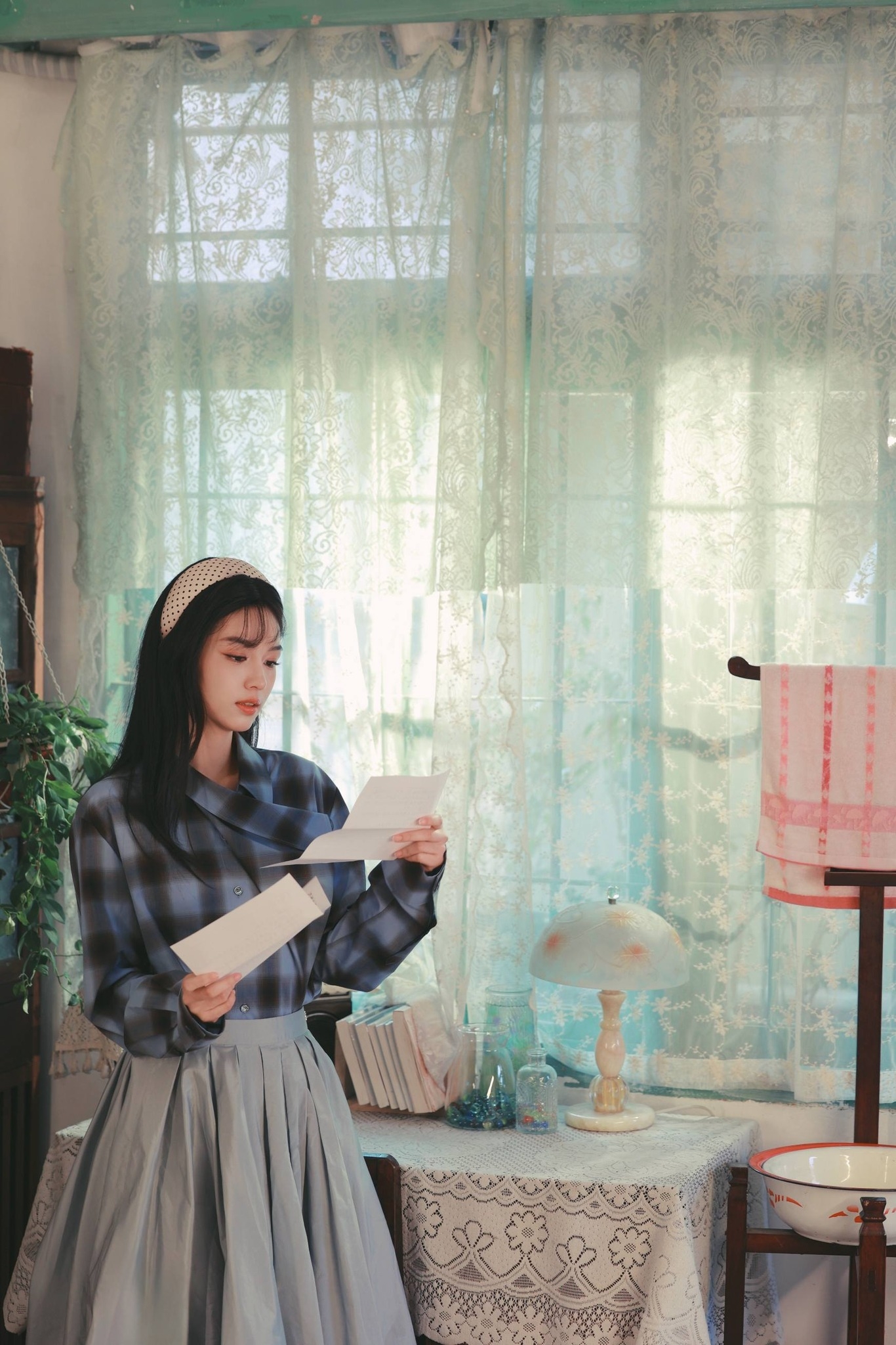 Ngắm mỹ nhân này như thấy cả biển xanh mây trắng nắng vàng: Hội tụ vẻ đẹp đất trời, đỉnh cao nhan sắc showbiz- Ảnh 4. Ngắm mỹ nhân này như thấy cả biển xanh mây trắng nắng vàng: Hội tụ vẻ đẹp đất trời, đỉnh cao nhan sắc showbiz- Ảnh 4.