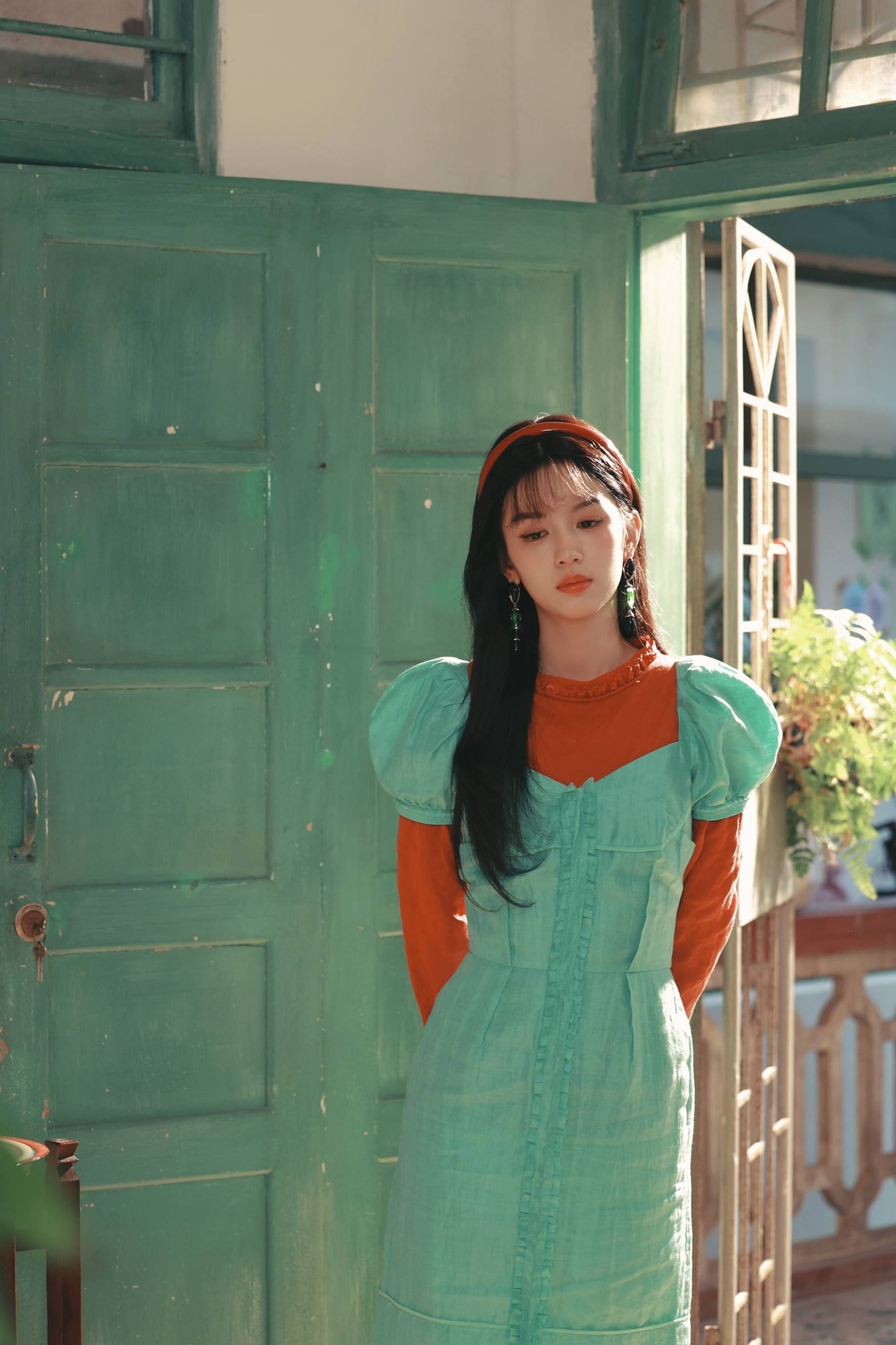 Ngắm mỹ nhân này như thấy cả biển xanh mây trắng nắng vàng: Hội tụ vẻ đẹp đất trời, đỉnh cao nhan sắc showbiz- Ảnh 6. Ngắm mỹ nhân này như thấy cả biển xanh mây trắng nắng vàng: Hội tụ vẻ đẹp đất trời, đỉnh cao nhan sắc showbiz- Ảnh 6.