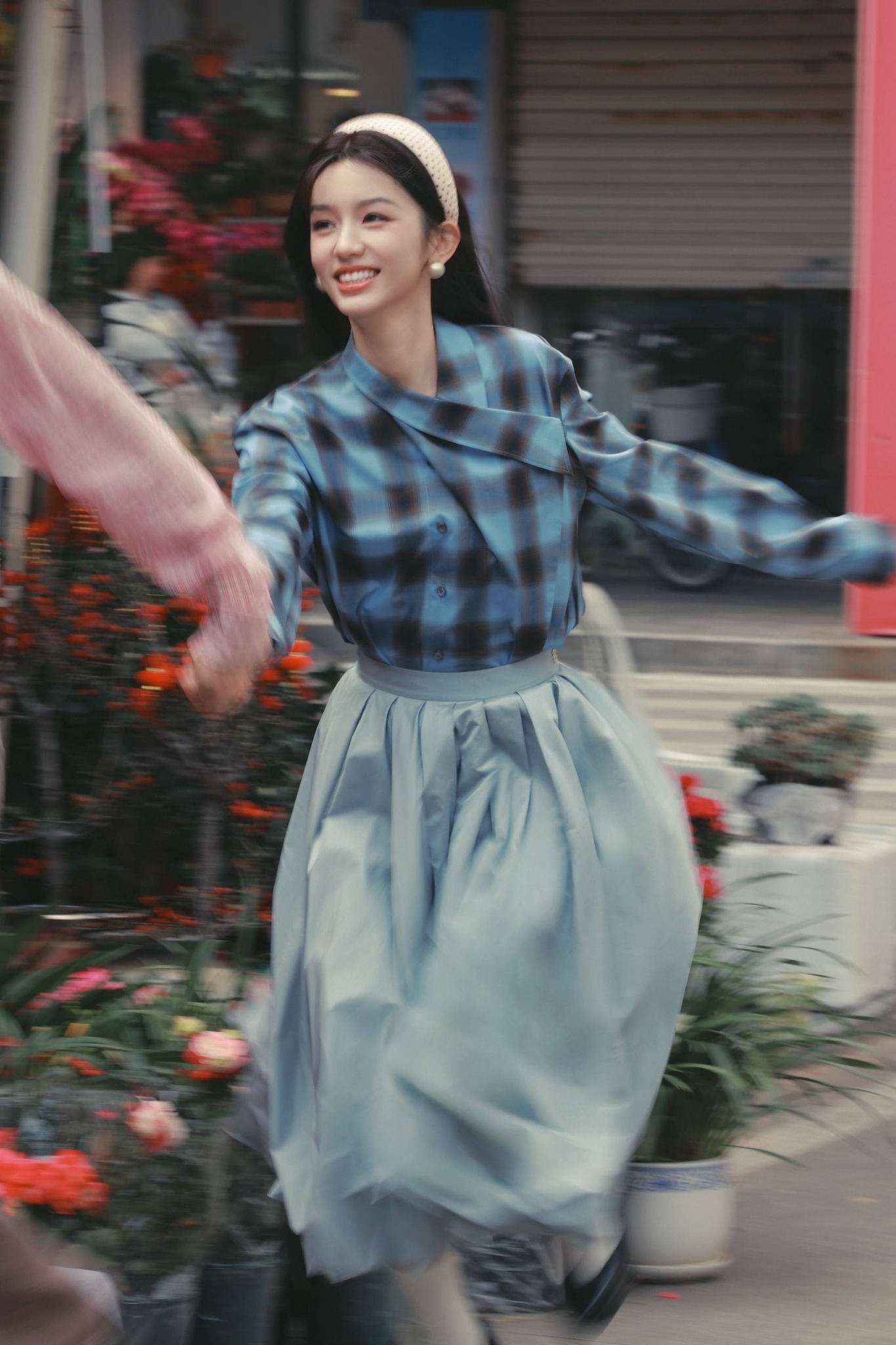 Ngắm mỹ nhân này như thấy cả biển xanh mây trắng nắng vàng: Hội tụ vẻ đẹp đất trời, đỉnh cao nhan sắc showbiz- Ảnh 5. Ngắm mỹ nhân này như thấy cả biển xanh mây trắng nắng vàng: Hội tụ vẻ đẹp đất trời, đỉnh cao nhan sắc showbiz- Ảnh 5.