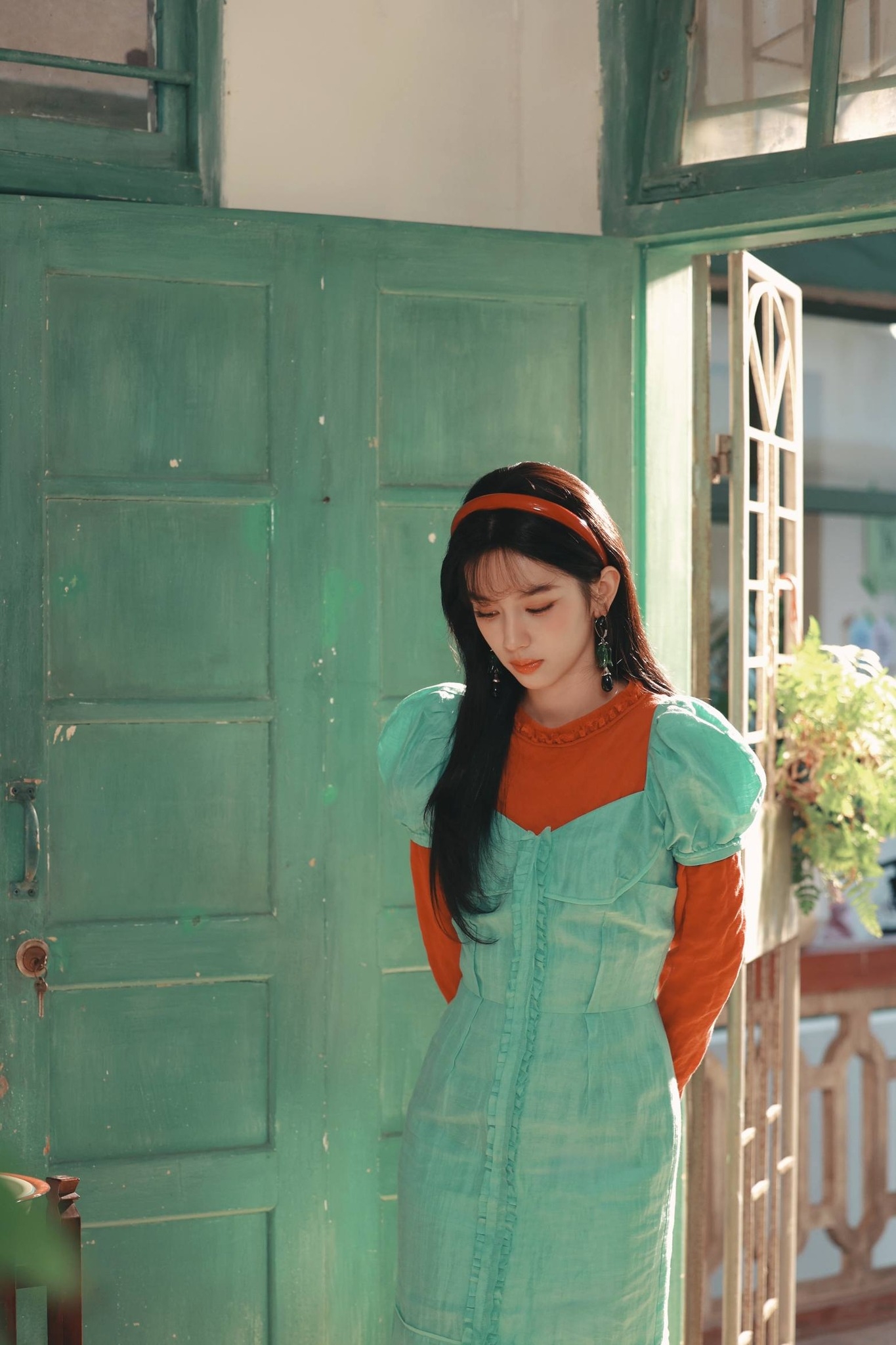 Ngắm mỹ nhân này như thấy cả biển xanh mây trắng nắng vàng: Hội tụ vẻ đẹp đất trời, đỉnh cao nhan sắc showbiz- Ảnh 7. Ngắm mỹ nhân này như thấy cả biển xanh mây trắng nắng vàng: Hội tụ vẻ đẹp đất trời, đỉnh cao nhan sắc showbiz- Ảnh 7.