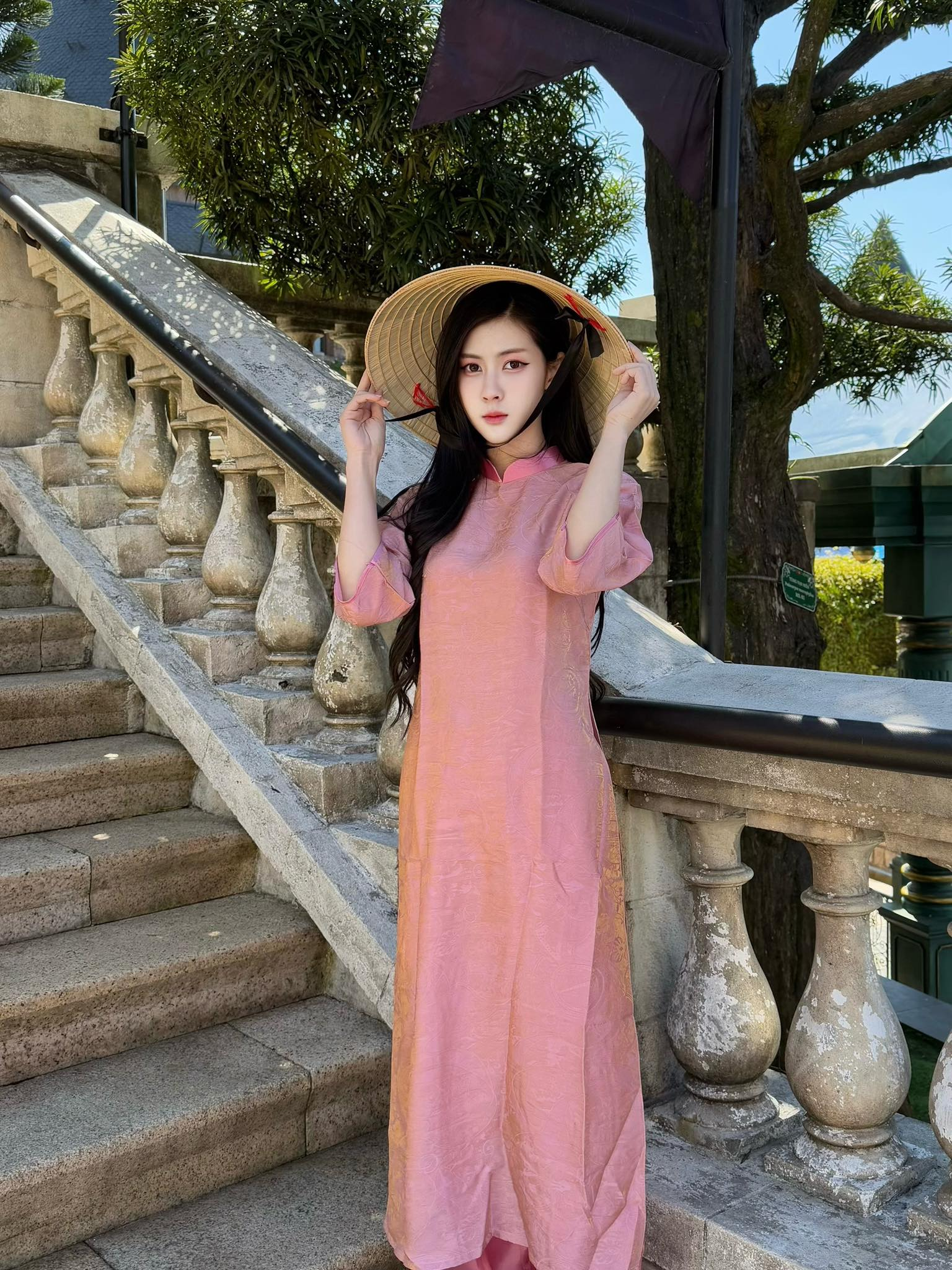 Du xuân Việt Nam, diện áo dài Tết, hot girl Thái Lan khiến CĐM thích thú, hết lời tán dương- Ảnh 3. Du xuân Việt Nam, diện áo dài Tết, hot girl Thái Lan khiến CĐM thích thú, hết lời tán dương- Ảnh 3.