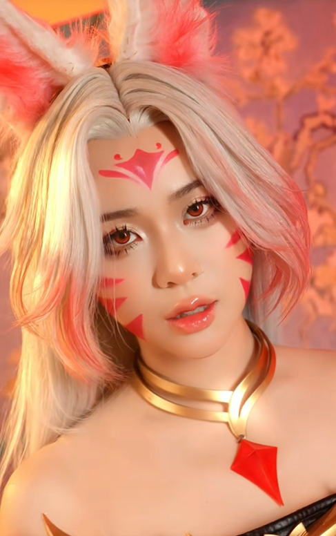 Đúng dịp cuối năm, MisThy bất ngờ để mặt mộc, biến hình Ahri Huyền Thoại Trỗi Dậy khiến anh em game thủ điêu đứng- Ảnh 6.