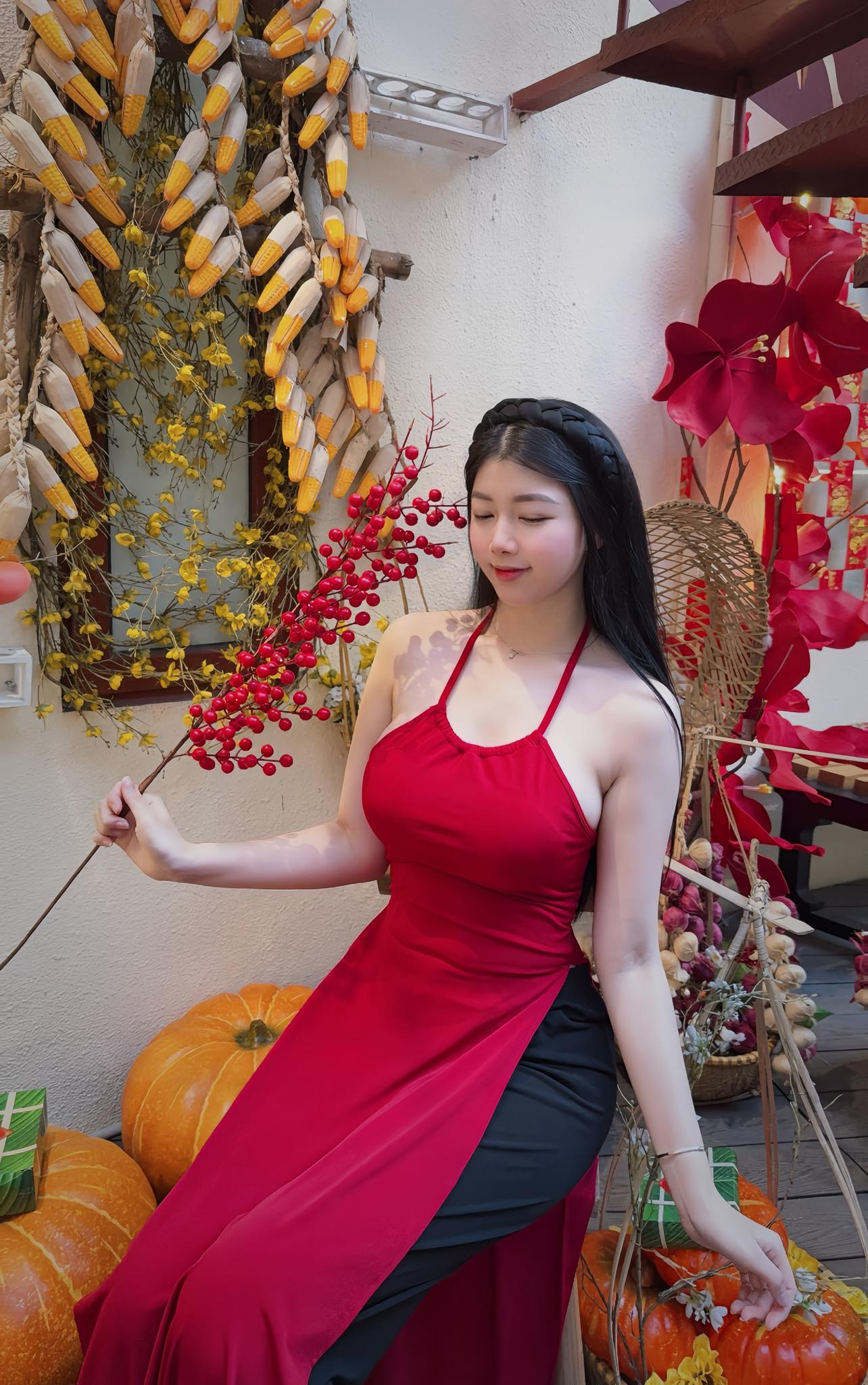 "Lên đồ" đón năm mới, hot girl xinh đẹp khiến vô số anh em game thủ "xuất khẩu" thành thơ- Ảnh 1.