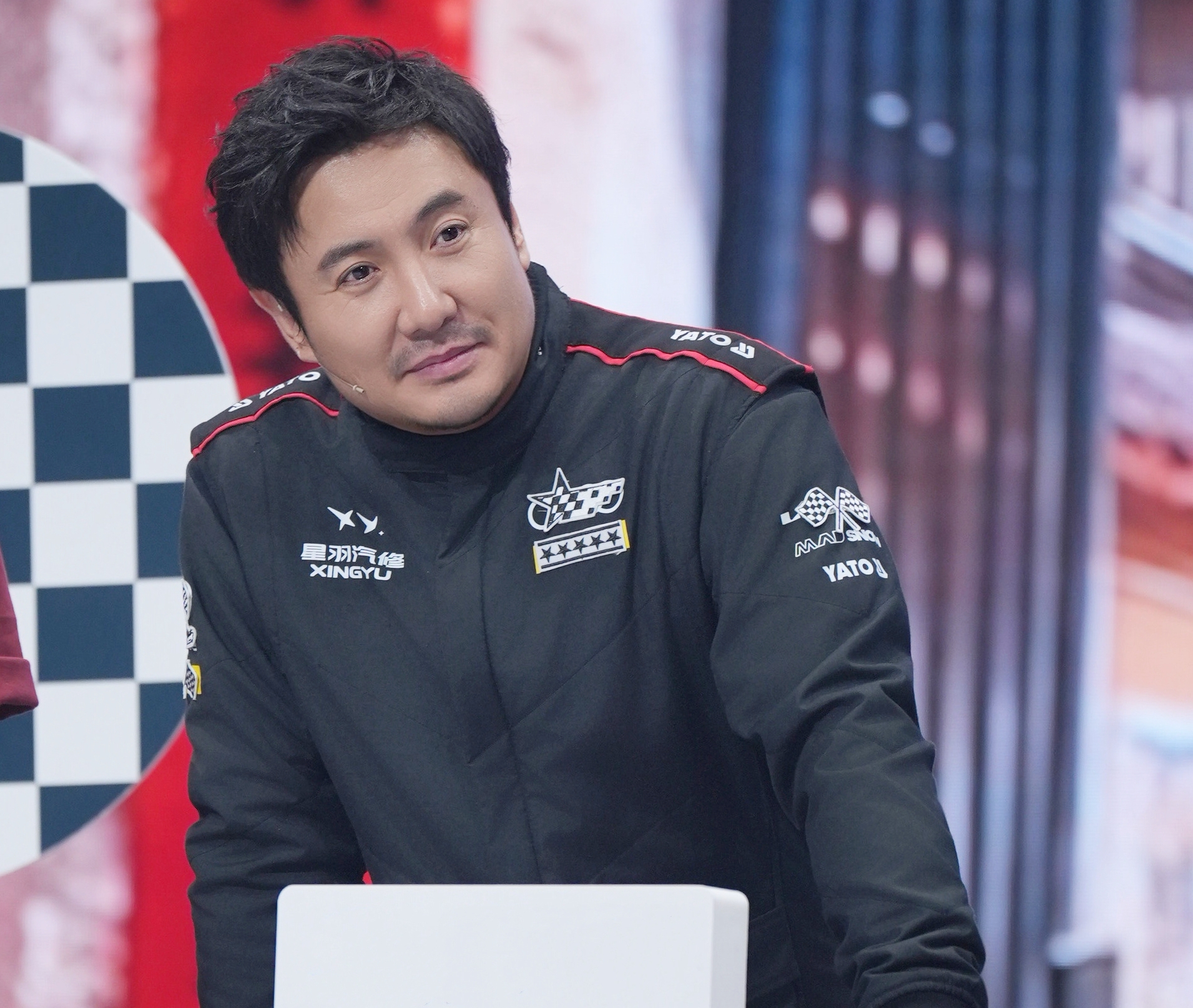 Phim Tết mới chiếu 7 tiếng đã kiếm 1.500 tỷ: Nam chính tấu hài cực đỉnh, đứng im cũng khiến khán giả cười mệt- Ảnh 3.