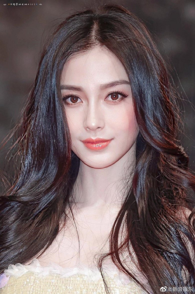 Quá khứ giấu kỹ của Angelababy bại lộ vào mùng 2 Tết- Ảnh 5. Quá khứ giấu kỹ của Angelababy bại lộ vào mùng 2 Tết- Ảnh 5.