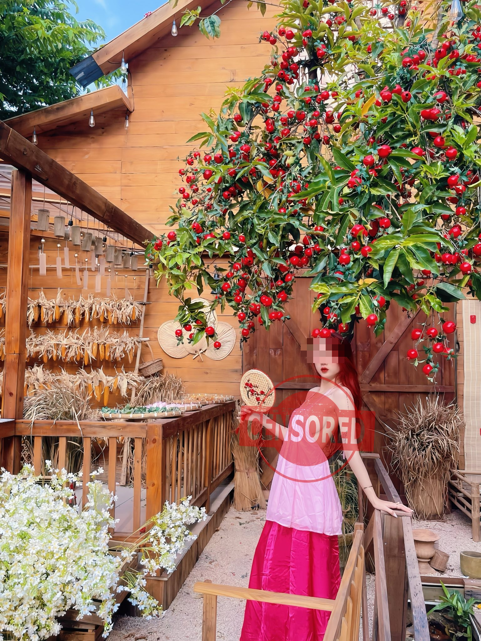 "Hú hồn" với bộ ảnh áo dài của hot girl xinh đẹp, cách tân theo phong cách quá táo bạo khiến người xem e ngại- Ảnh 4.