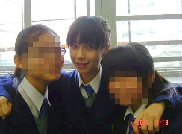 Quá khứ giấu kỹ của Angelababy bại lộ vào mùng 2 Tết- Ảnh 3. Quá khứ giấu kỹ của Angelababy bại lộ vào mùng 2 Tết- Ảnh 3.